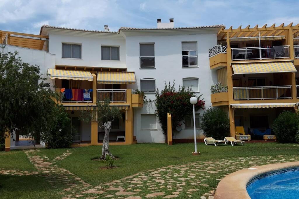 Place With Terrace And Pool Ideal For Families