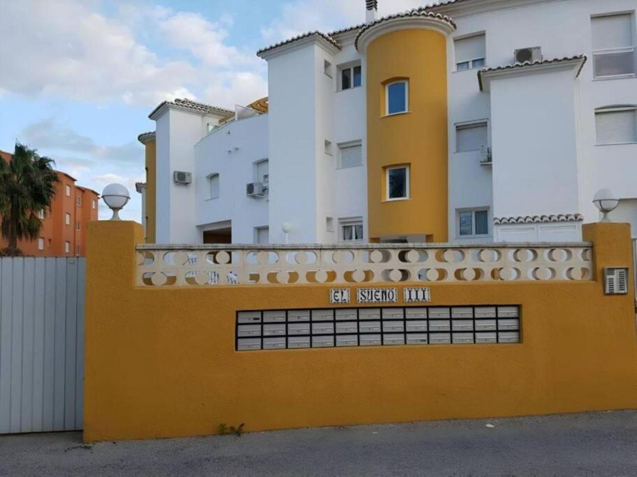Place With Terrace And Pool Ideal For Families *