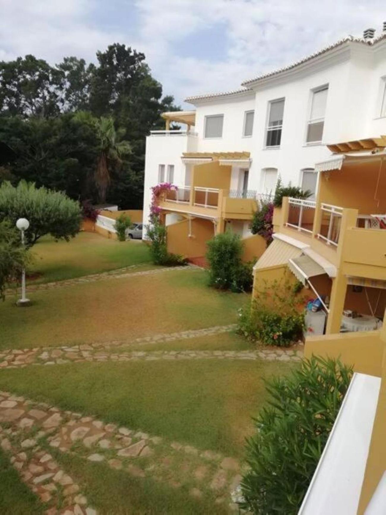 Place With Terrace And Pool Ideal For Families *